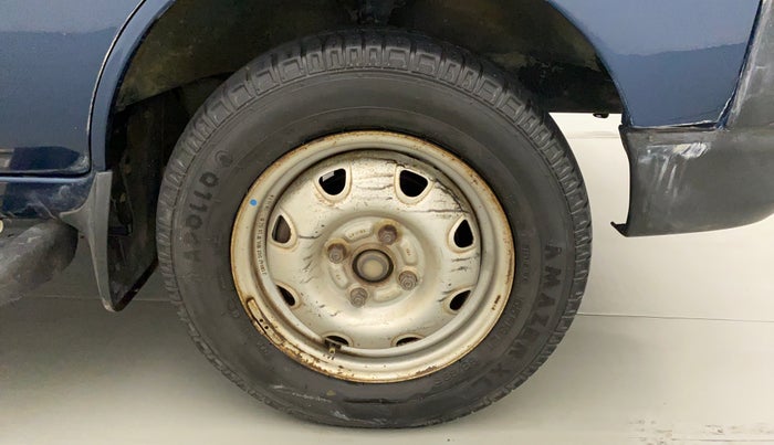 2011 Maruti Eeco 7 STR, Petrol, Manual, 48,000 km, Right Front Wheel
