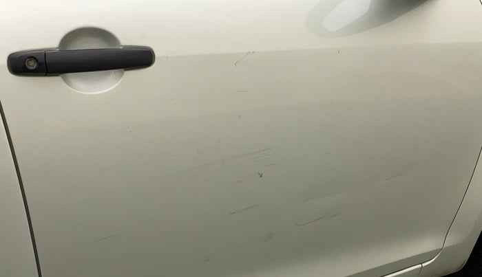 2014 Maruti Swift LXI, Petrol, Manual, 95,897 km, Driver-side door - Minor scratches