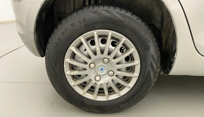 2014 Maruti Swift LXI, Petrol, Manual, 95,897 km, Right Rear Wheel