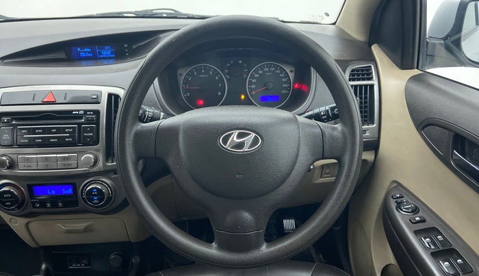 2013 Hyundai i20 MAGNA O 1.2, Petrol, Manual, 33,650 km, Steering Wheel Close Up