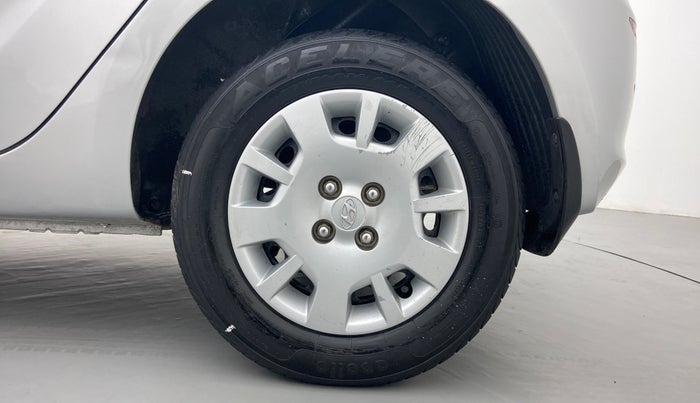 2013 Hyundai i20 MAGNA O 1.2, Petrol, Manual, 33,650 km, Left Rear Wheel