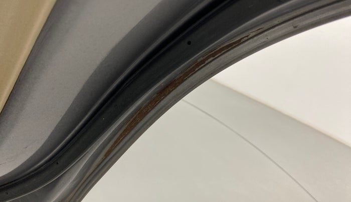 2014 Maruti Swift Dzire VXI, Petrol, Manual, 69,728 km, Right rear door - Slightly rusted
