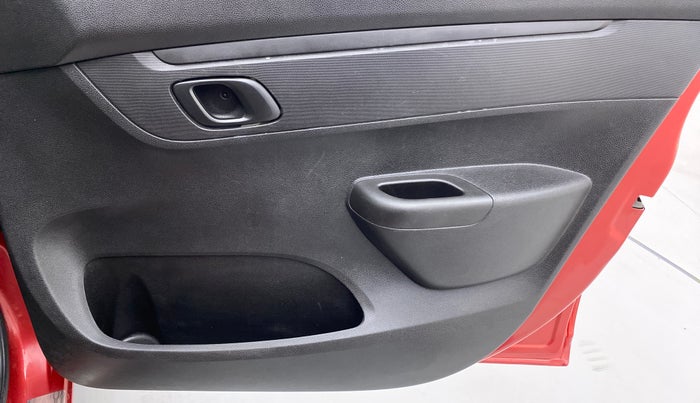 2017 Renault Kwid RXT, Petrol, Manual, 18,518 km, Driver Side Door Panels Control
