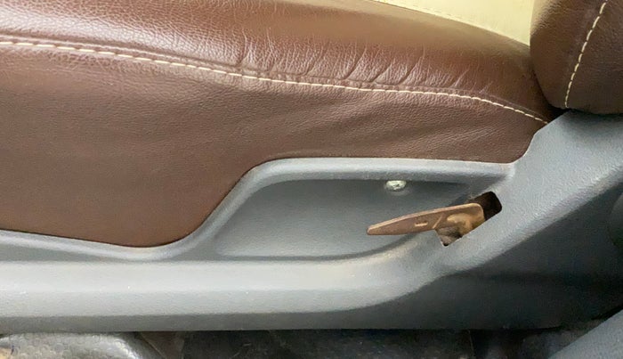 2010 Maruti Swift VXI, Petrol, Manual, 77,112 km, Front left seat (passenger seat) - Folding lever cover has minor damage