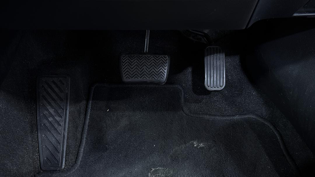2019 Toyota Corolla Ascent Sport, Automatic, 56761 km, Pedals and Footmat