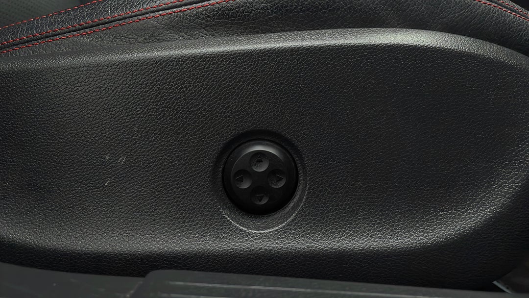 2014 Mercedes-benz A250 Sport, Automatic, 82405 km, Drivers Side Adjustment Panel