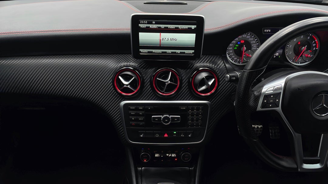 2014 Mercedes-benz A250 Sport, Automatic, 82405 km, Center Console