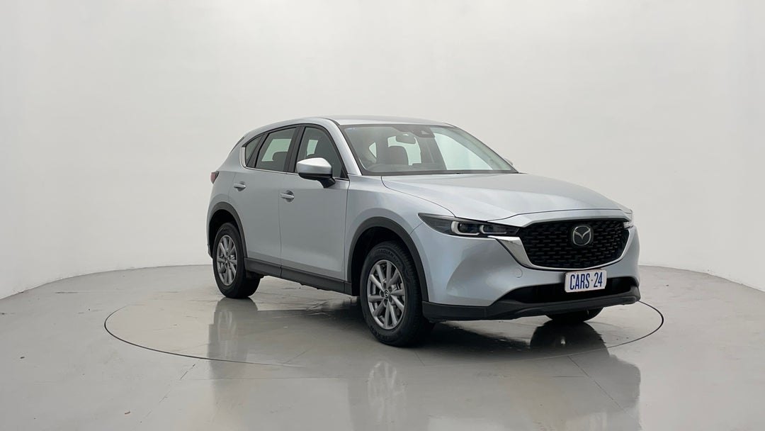 2023 Mazda CX-5 Maxx (fwd), Automatic, 39861 km, Right Front Diagonal (45- Degree) View