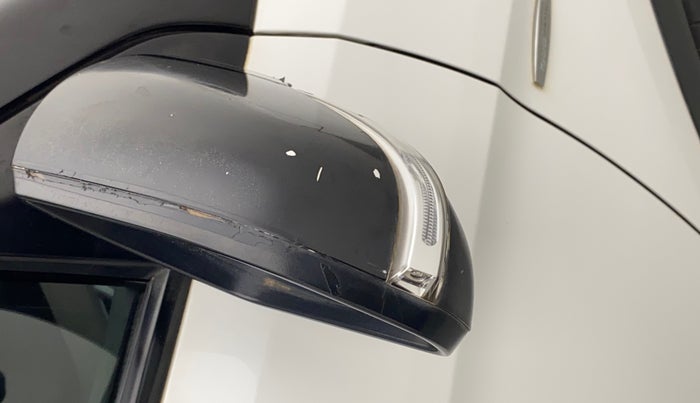 2016 Hyundai Creta SX PLUS AT 1.6 DIESEL, Diesel, Automatic, 1,18,727 km, Right rear-view mirror - Minor scratches