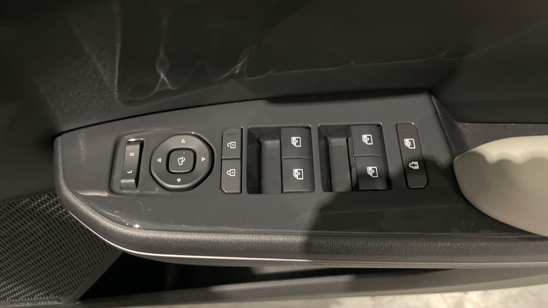 2025 Kia Ev5 Gt-line AWD Lr, Automatic, 18715 km, Drivers Side Door Panel Controls