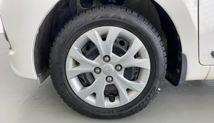 2016 Hyundai Grand i10 SPORTZ 1.2 KAPPA VTVT, Petrol, Manual, 41,189 km, Left Front Wheel