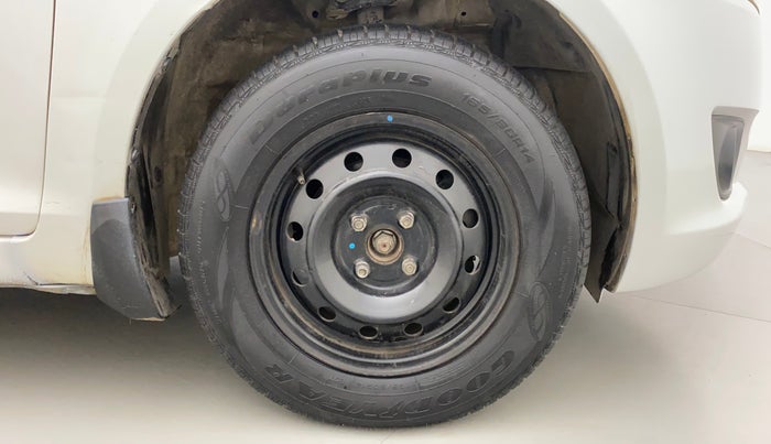 2012 Maruti Swift VXI, Petrol, Manual, 1,09,948 km, Right Front Wheel