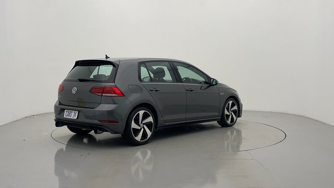 Right Back Diagonal (45- Degree) View