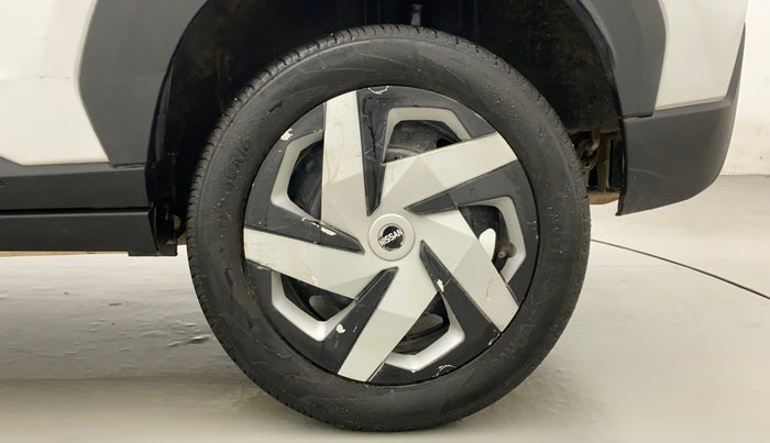 2022 Nissan MAGNITE XE, Petrol, Manual, 8,699 km, Left Rear Wheel