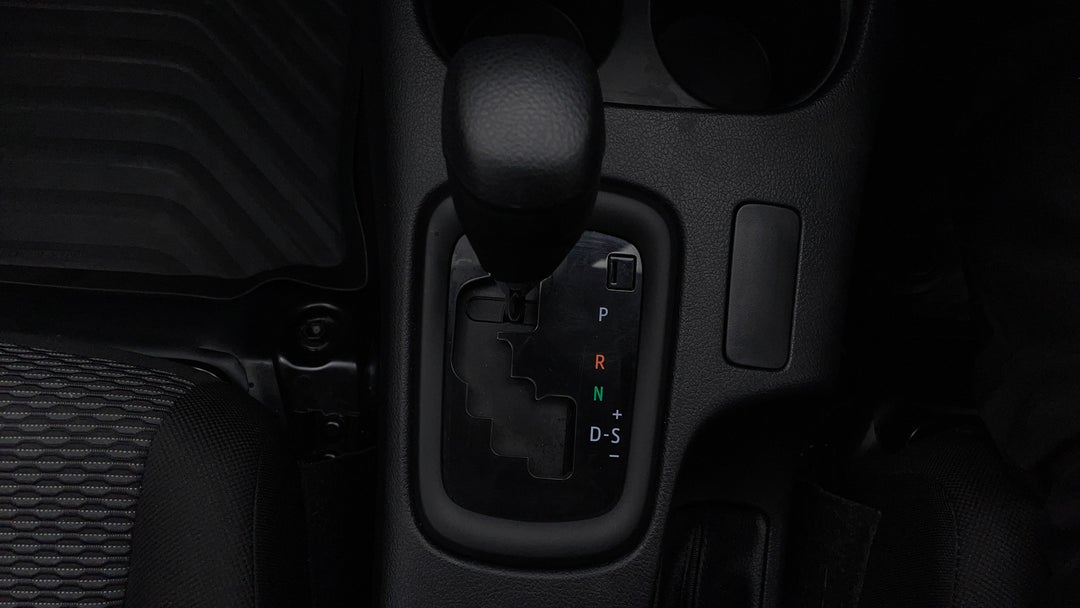 2021 Toyota Hilux Workmate (4x2), Automatic, 20233 km, Gear Lever 