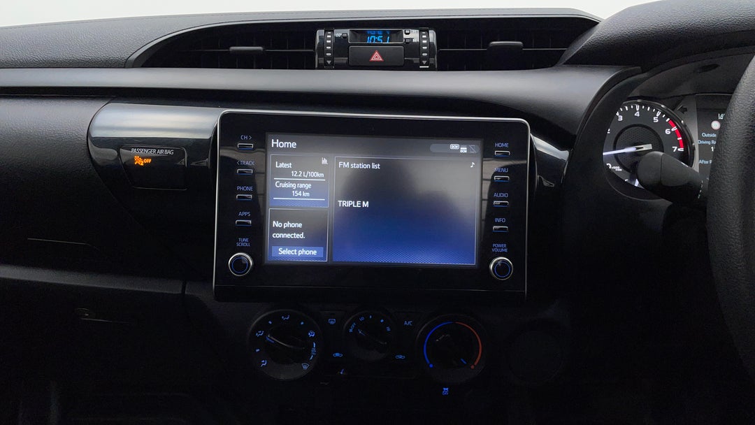 2021 Toyota Hilux Workmate (4x2), Automatic, 20233 km, Center Console