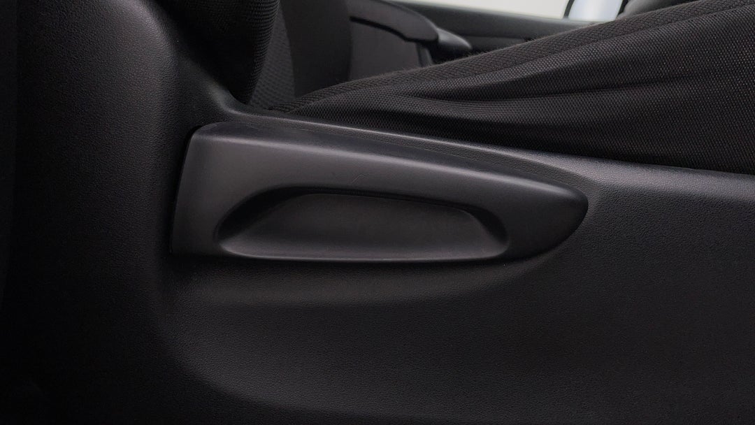 2021 Toyota Hilux Workmate (4x2), Automatic, 20233 km, Drivers Side Adjustment Panel