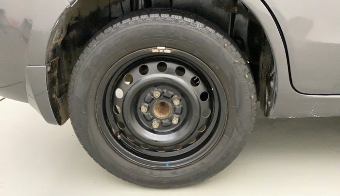 2012 Maruti Ertiga VDI, Diesel, Manual, 1,07,202 km, Right Rear Wheel