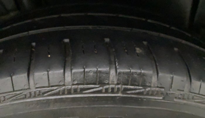 2012 Maruti Ertiga VDI, Diesel, Manual, 1,07,202 km, Left Front Tyre Tread
