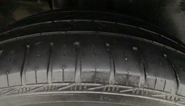 2012 Maruti Ertiga VDI, Diesel, Manual, 1,06,980 km, Left Rear Tyre Tread