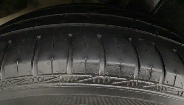 2012 Maruti Ertiga VDI, Diesel, Manual, 1,07,202 km, Right Rear Tyre Tread