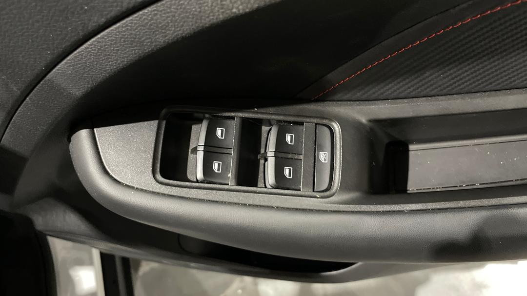 2023 MG Zst Core, Automatic, 25727 km, Drivers Side Door Panel Controls