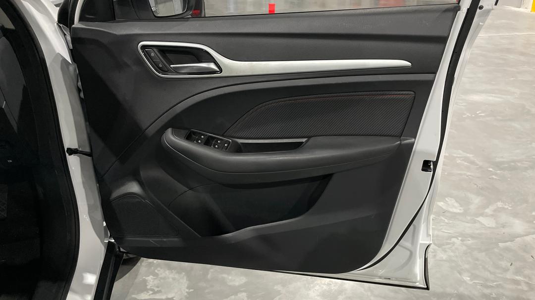 2023 MG Zst Core, Automatic, 25727 km, Speaker View