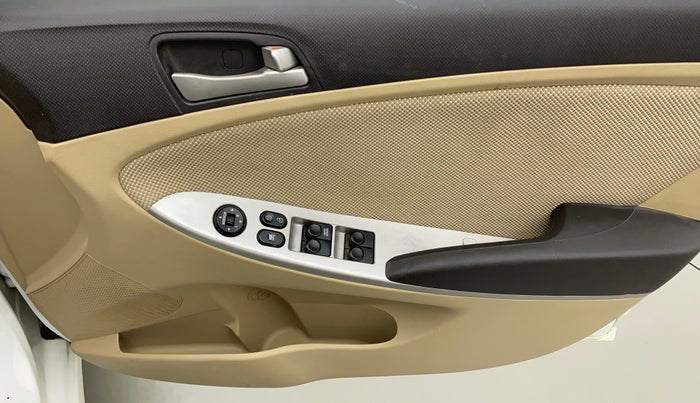 2011 Hyundai Verna FLUIDIC 1.4 VTVT, CNG, Manual, 37,023 km, Driver Side Door Panels Control