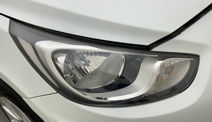 2011 Hyundai Verna FLUIDIC 1.4 VTVT, CNG, Manual, 37,023 km, Right headlight - Minor scratches