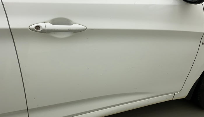 2011 Hyundai Verna FLUIDIC 1.4 VTVT, CNG, Manual, 37,023 km, Driver-side door - Minor scratches