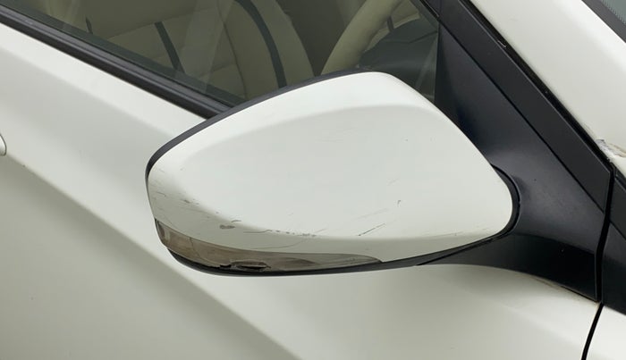 2011 Hyundai Verna FLUIDIC 1.4 VTVT, CNG, Manual, 37,023 km, Right rear-view mirror - Indicator light has minor damage