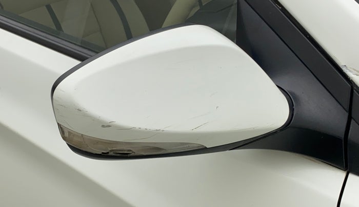2011 Hyundai Verna FLUIDIC 1.4 VTVT, CNG, Manual, 37,023 km, Right rear-view mirror - Minor scratches