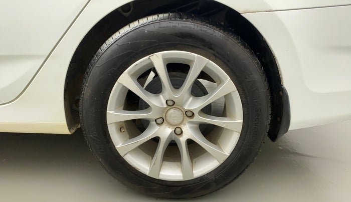 2011 Hyundai Verna FLUIDIC 1.4 VTVT, CNG, Manual, 37,023 km, Left Rear Wheel