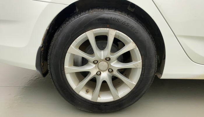 2011 Hyundai Verna FLUIDIC 1.4 VTVT, CNG, Manual, 37,023 km, Right Rear Wheel