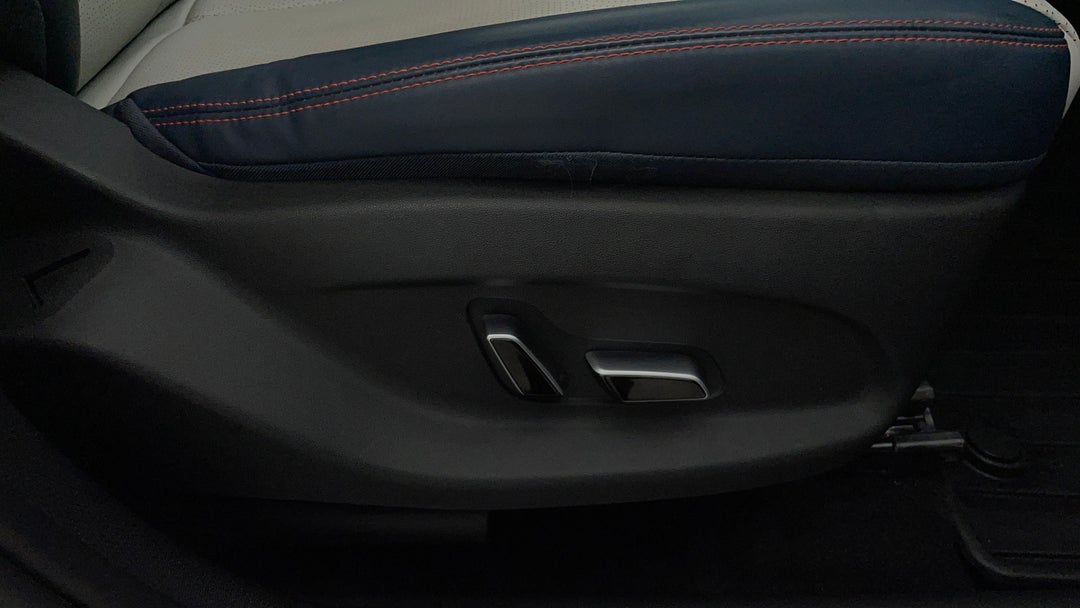 2023 Byd Atto 3 Extended Range, Automatic, 17871 km, Drivers Side Adjustment Panel