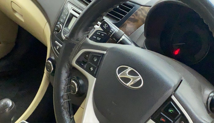2013 Hyundai Verna FLUIDIC 1.6 CRDI SX, Diesel, Manual, 63,330 km, Steering wheel - Sound system control not functional