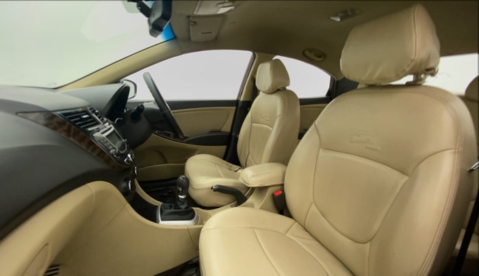 2013 Hyundai Verna FLUIDIC 1.6 CRDI SX, Diesel, Manual, 63,330 km, Right Side Front Door Cabin