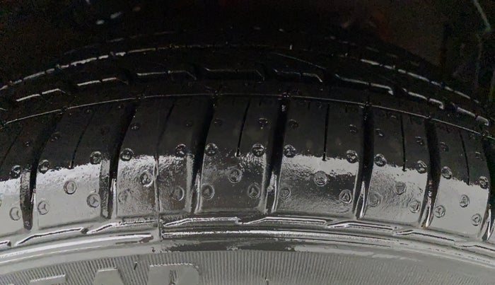 2013 Hyundai Verna FLUIDIC 1.6 CRDI SX, Diesel, Manual, 63,330 km, Left Front Tyre Tread