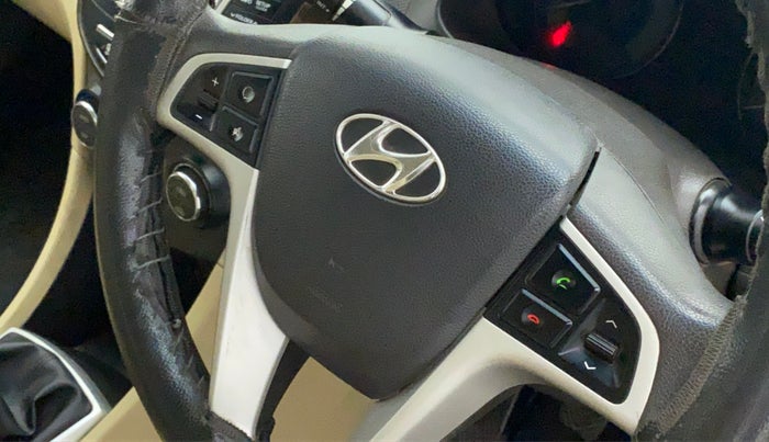 2013 Hyundai Verna FLUIDIC 1.6 CRDI SX, Diesel, Manual, 63,330 km, Steering wheel - Phone control not functional