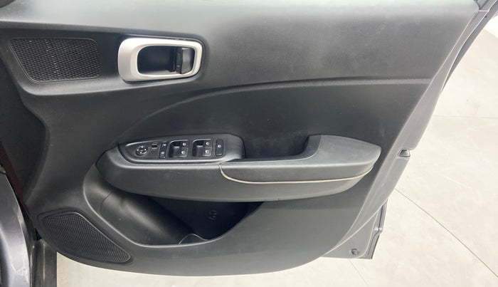 2021 Hyundai VENUE S 1.2, Petrol, Manual, 12,717 km, Driver Side Door Panels Control