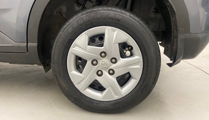 2021 Hyundai VENUE S 1.2, Petrol, Manual, 12,717 km, Left Rear Wheel