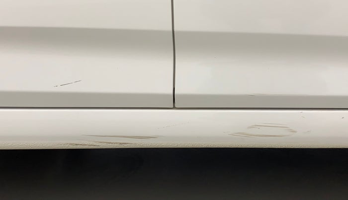 2016 Hyundai Verna 1.6 VTVT SX AT, Petrol, Automatic, 26,786 km, Right running board - Minor scratches