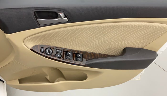2016 Hyundai Verna 1.6 VTVT SX AT, Petrol, Automatic, 26,786 km, Driver Side Door Panels Control