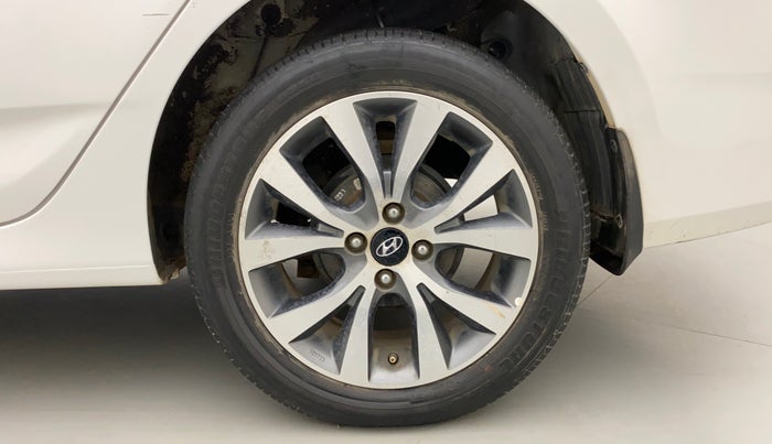 2016 Hyundai Verna 1.6 VTVT SX AT, Petrol, Automatic, 26,786 km, Left Rear Wheel