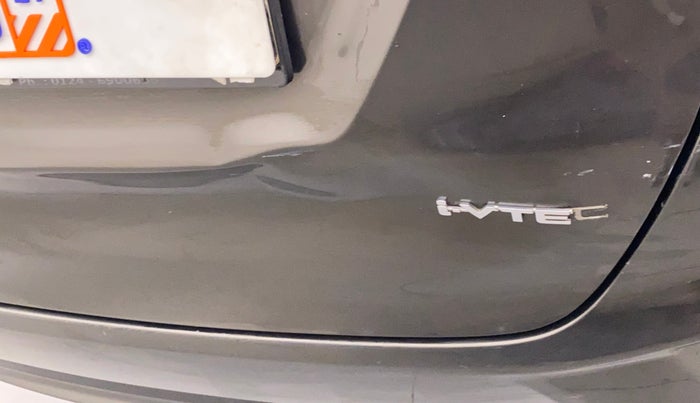 2017 Honda Jazz 1.2 V AT, Petrol, Automatic, 60,716 km, Dicky (Boot door) - Slightly dented