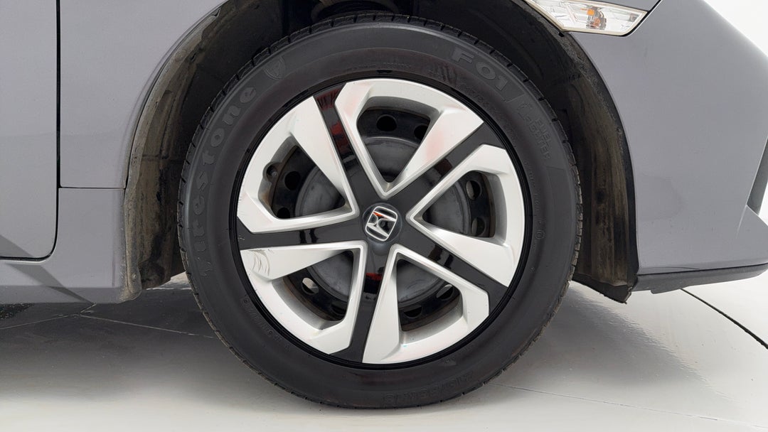 2018 Honda Civic Vti, Automatic, 147398 km, Right Front Wheel