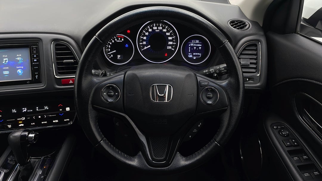 2018 Honda HR-V Vti-l, Automatic, 57818 km, Steering Wheel Close-up