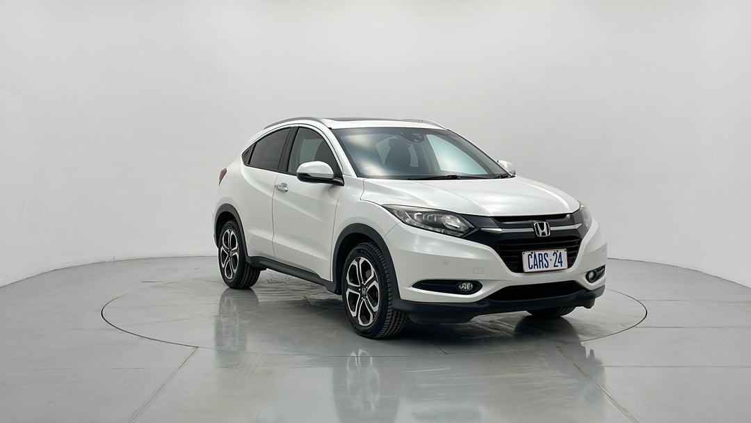 2018 Honda HR-V Vti-l, Automatic, 57818 km, Right Front Diagonal (45- Degree) View