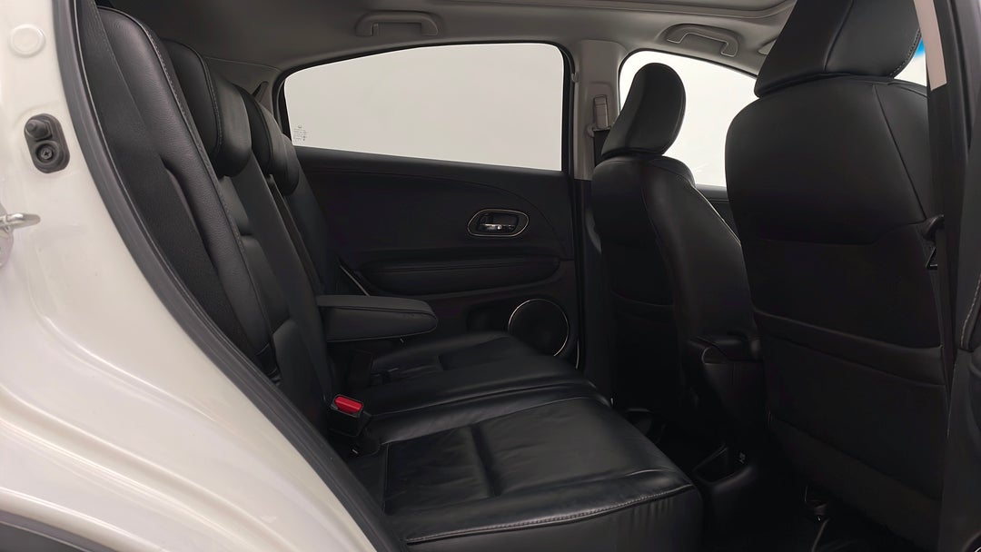 2018 Honda HR-V Vti-l, Automatic, 57818 km, Right Side Rear Door Cabin View