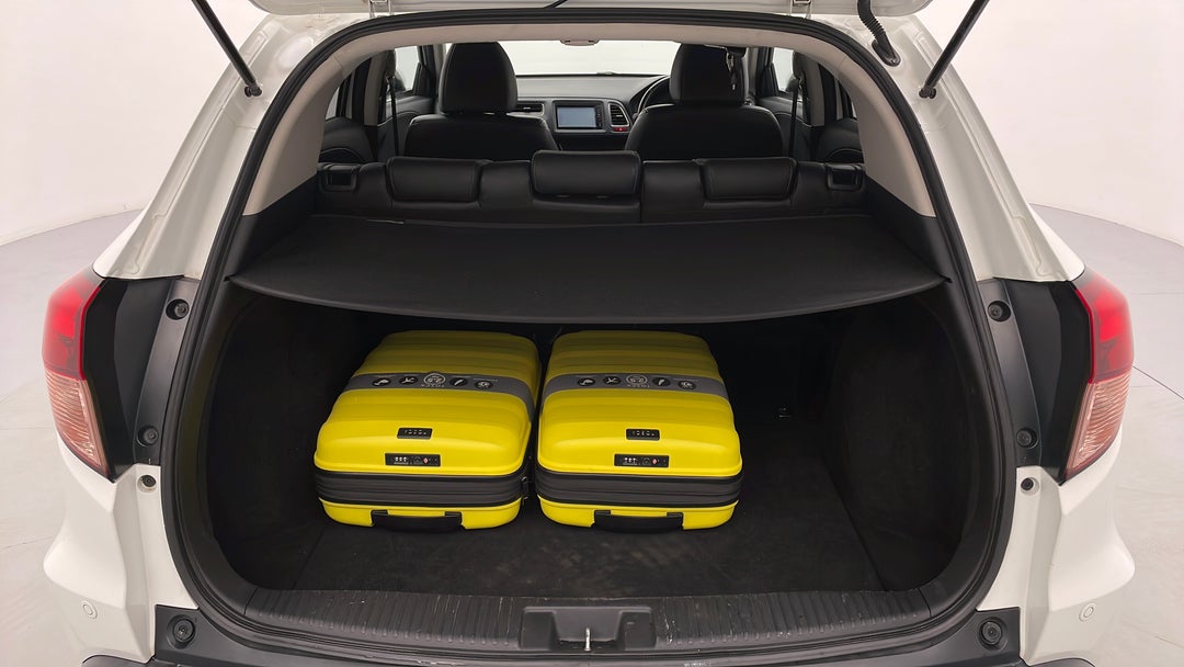 2018 Honda HR-V Vti-l, Automatic, 57818 km, Boot Inside View with Luggage